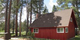 4 bedroom cabin with fireplace Gallery 1