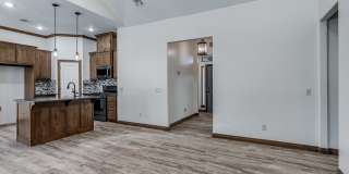 1001 Pacific Gallery 4