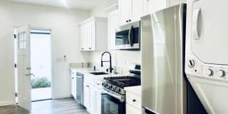 247 1/2 S CATALINA Ave Gallery 8