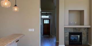 SW Bend - 3 Bed 2.5 Bath -Fenced-Corner lot-Amenities Gallery 13