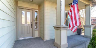 Mt. Rainier View Home on Cul-De-Sac with 3-Car Garage & A/C Gallery 4
