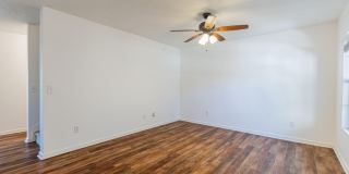 1630 VINELAND Circle Gallery 9