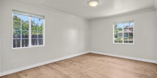 712 W Longden Gallery 16