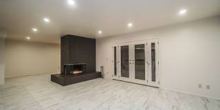 Exceptional 6-Bedroom Residence Near ASU with Garage & Modern Conveniences Gallery 16