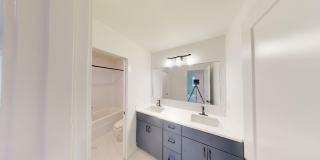 *Contemporary Home, Stylish Luxury, Central Air, Pet Friendly, Fenced Yard Gallery 18