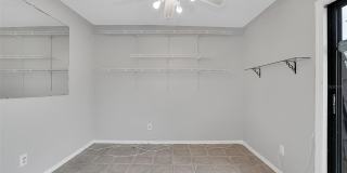 15217 W POND WOODS Drive Gallery 36