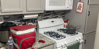 Hige 2 bed in Watertown Gallery 1