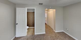 2626 Pinewood Boulevard Gallery 7