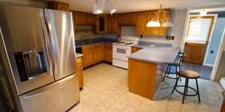 Spacious 4–5 Bedroom Home on French Island – Old Town Gallery 1