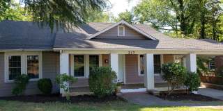 Charming 3 BR / 2 BA home (with a flex/bonus room) on Charlotte Ave! Gallery 1