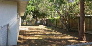 Centrally located 2/2 Gallery 12