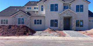 Beautiful 2 story with 6 bedrooms and swimming pool Gallery 1