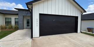 1711/13 Hickory Gallery 1