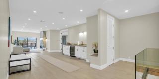 319 S Riverside Drive Gallery 31