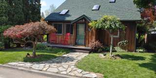 Fully Furnished Executive Sander's Beach Rental Gallery 1