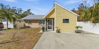 Charming Sarasota Retreat –4-Bedroom/3-Bathroom Modern Pool Home Near Everything! Charming Sarasota Retreat –4-Bedroom/3-Bathroom Modern Pool Home Near Everything! Gallery 1