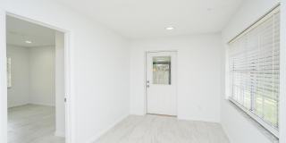 494 Romano St Gallery 21