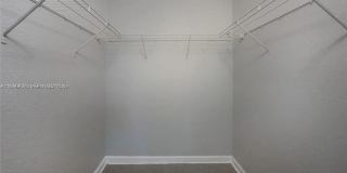 2730 Northeast 4th Street Gallery 6