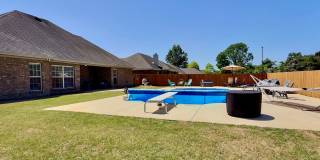 4 Bed, 2 Full Bath Home w/ In-Ground Pool in Desirable Lake Forest! Gallery 34
