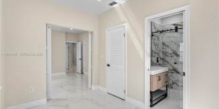 2413 N Greenway Dr Gallery 28