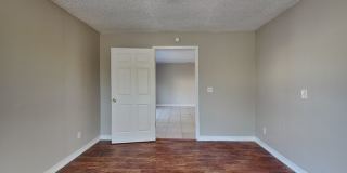 5116 East 28th Avenue Gallery 18