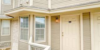 2 Bedroom, 2.5 Bathroom Boardwalk Condo Near Baylor! Gallery 1