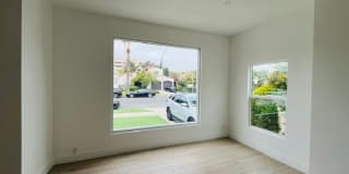 482 Hamel Gallery 10