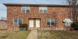 743 E Kings Carriage Gallery 1