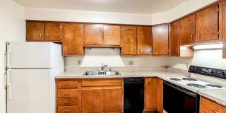 Charming 2-bedroom apartment in Prime Location! Gallery 39