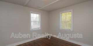 2207 Montclair Street Gallery 20