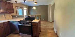 Awesome 3 BR/1 BA End-Unit Townhome in Minneapolis! Awesome 3 BR/1 BA End-Unit Townhome in Minneapolis! Gallery 1