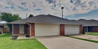 Very Nice 3 Bedroom 2 Bath Duplex in Mustang Schools Gallery 1