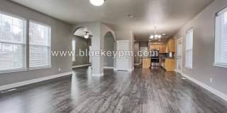 4 Bed, 2.5 Bath Home in Hazel Dell with Easy Access to I-5 and Padden Pkwy Gallery 1