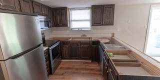 Spacious Southside Duplex Gallery 10