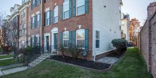 BEAUTIFUL 4 LEVEL TOWNHOME IN GERMANTOWN. 4 BEDROOM, 4.5 BATHS Gallery 1