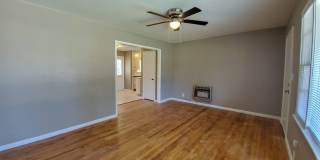 2 bedroom 1 bath bungalow in Shawnee. Gallery 4