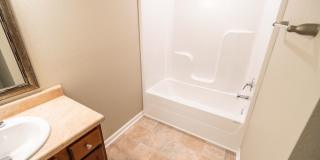Beautiful 3 Bedroom 3 Bath Gallery 26