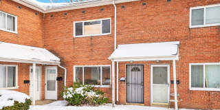 2 BED 1.5 BATH UNIT IN THE BANBURY CONDOMINIUMS! Gallery 1