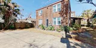 Cozy Upstairs Retreat in Prime San Marco Location! Gallery 17