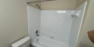 Beautifully renovated 4BR/3BA home close to NAS and beaches Gallery 19