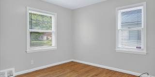 $1600 3 bedroom Redford bungalow Gallery 7