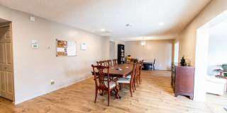 6 Bedroom 3.5 Bathroom Tri-Level Home In Tempe close to ASU Gallery 16
