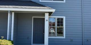 NO PET DEPOSIT REQUIRED BRING LARGE AND SMALL - GREAT UNIT BETWEEN MEDFORD AND CENTRAL POINT AVAILABLE NOW Gallery 1