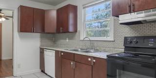 4 bed 2 bath house, Walk to Stadium!! Available July 2026 Gallery 18