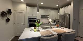 Modern West Arvada End-Unit with Cul-de-Sac Privacy & 2-Car Garage Gallery 4