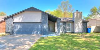 Beautiful 4 bedroom in South Tulsa and Union School District Gallery 1