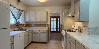 4 Bedroom 2 Bathroom House with 2 Car Garage Located in Fashion Square Near Schools and Shopping 4 Bedroom 2 Bathroom House with 2 Car Garage Located in Fashion Square Near Schools and Shopping Gallery 16