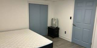 18 Manhattan Place Gallery 6