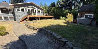 Spacious 4-Bedroom Home Plus Large Bonus Space – West Slope Vista Hills Gallery 33