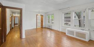 Charming & Convenient 2 Bedroom Near UIUC – Great Location! Gallery 1